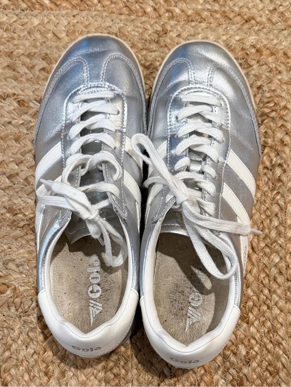 Gola Viper Classic sneaker in silver! Popular amazing shoe-Go with everything!